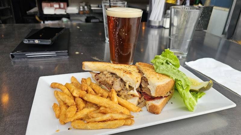 Pourhouse Bar & Grill